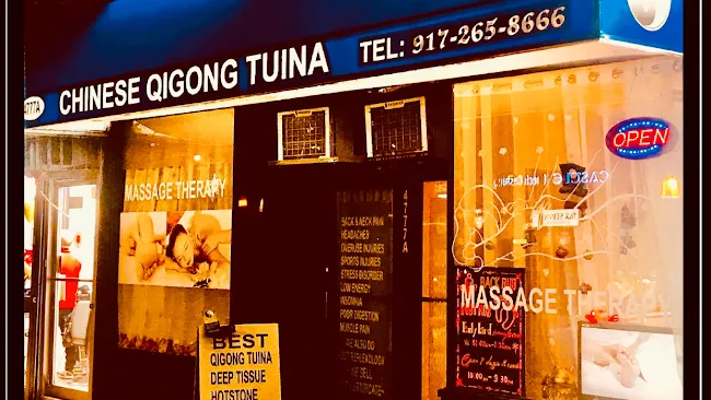 Chinese qigong tuina massage therapy