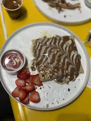 Choco Dream: Crepes, Waffles & Coffee