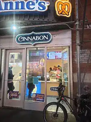 Cinnabon