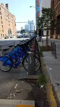 Citi Bike: 11 Ave & W 27 St