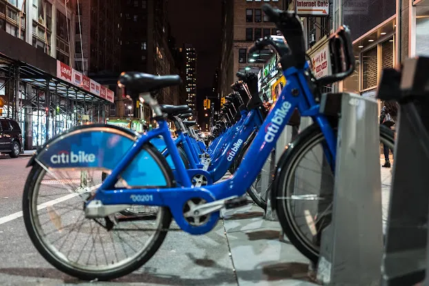 Citi Bike: 8 Ave & W 31 St