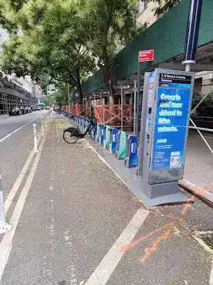 Citi Bike: E 15 St & 3 Ave