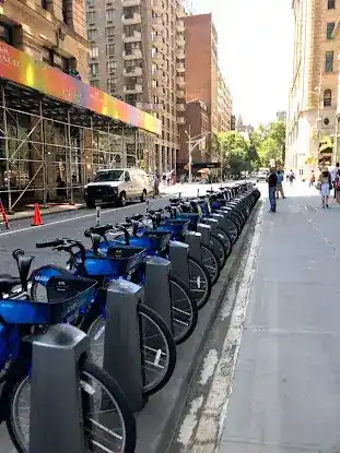 Citi Bike: E 16 St & 5 Ave