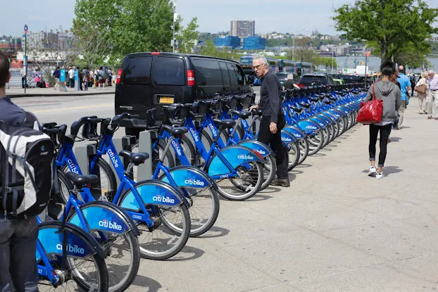 Citi Bike: W 34 St & 11 Ave