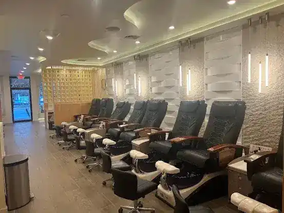Cologo Nail & Spa