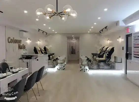 COLOME NAILS