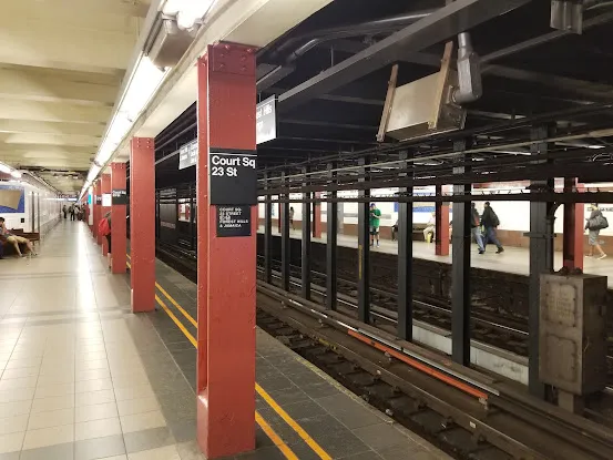 Court Sq-23 St