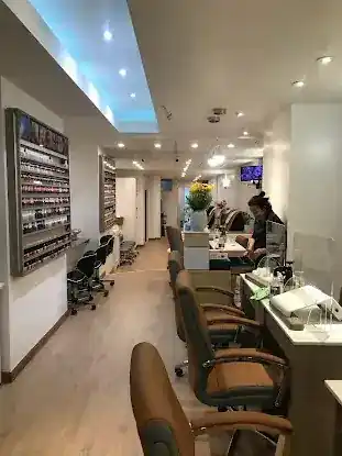 Crystal Nails shop