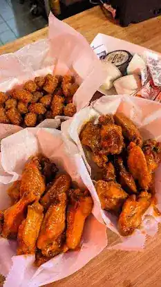 Dan and John's Wings Brooklyn
