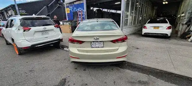 Dean's Expert Auto Body