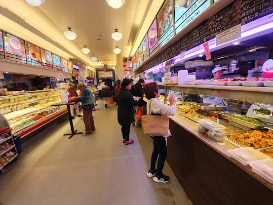 Deluxe Food Market