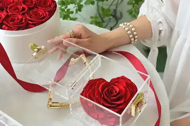 Diamond Rose Box