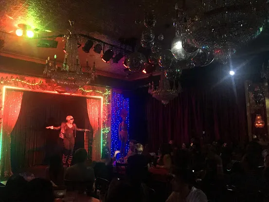 Diva Royale Drag Queen Show NYC, Dinner and Cabaret