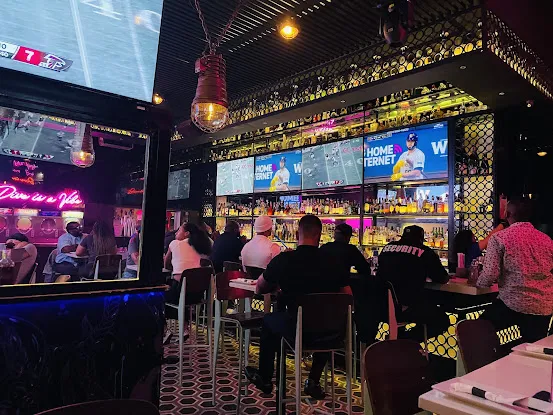 Dive Bar LIC