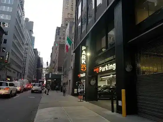 Dock Parking at 90 Park Avenue