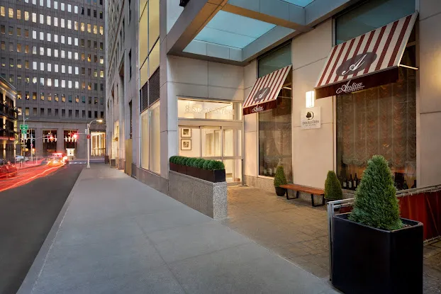 DoubleTree by Hilton New York Downtown