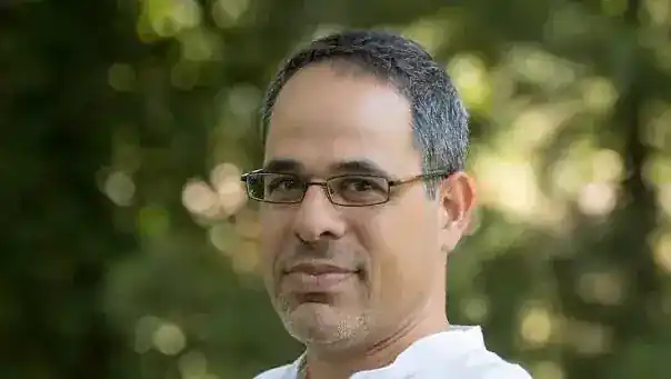 Dr. Yoav Cohen