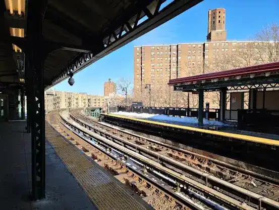Dyckman St