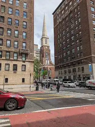 E 79 St &Lexington Av
