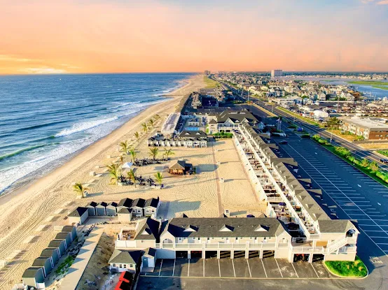 Edgewater Beach & Cabana Club