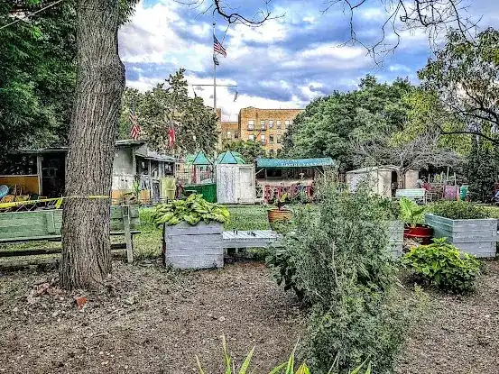 El Flamboyan Garden