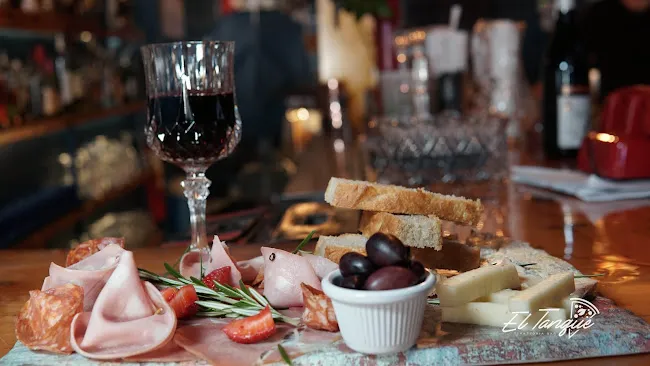 El Tanque Trattoria Bar