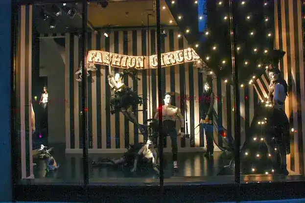 Eric Steding, lighting Designer, Exhibition, Display, lighting, Retail Windows, sets, art and Installations.