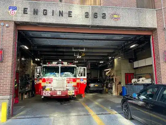 FDNY Engine 262/Decon 2