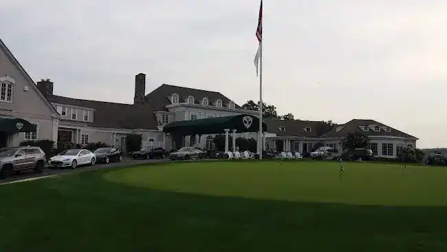 Fresh Meadow Country Club