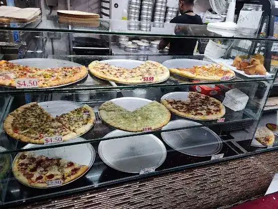 Fresh Pizza and Deli