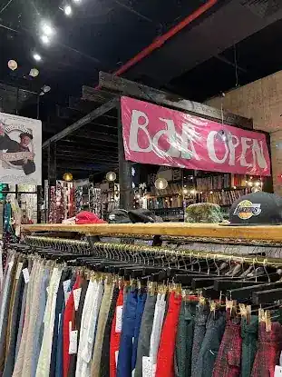 Garage Sale Vintage - New York