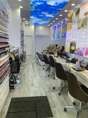 Glowing Nails n Spa (96st)