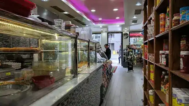 Gourmet Deli & Pizza