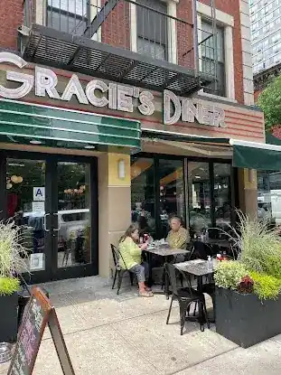 Gracie's Diner