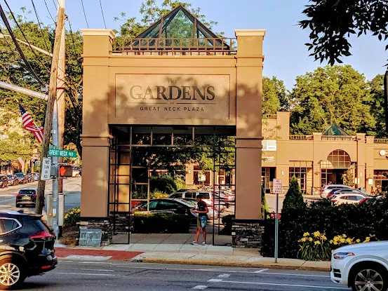 Great Neck Gardens
