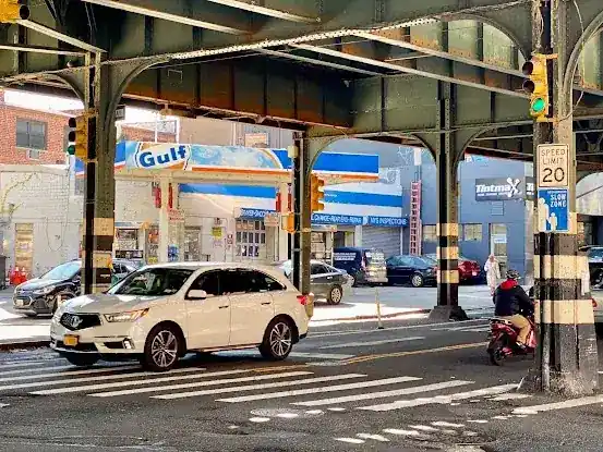 Gulf Gas Station (Auto Repair)
