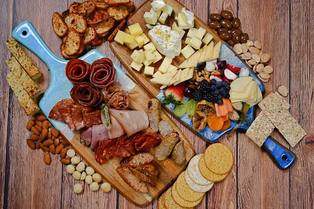 HappyBoards Cheese & Charcuterie