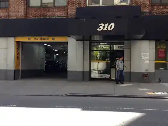Hertz Car Rental - New York - East 48th Street