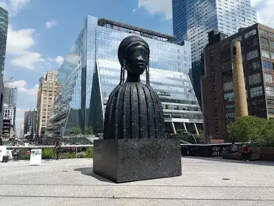 High Line Plinth