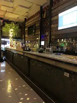 Hombres Lounge
