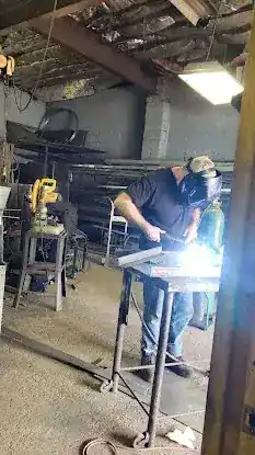 Hooker's Heli-Ox Welding Works