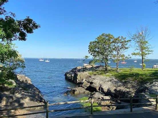 Horseshoe Harbor Yacht Club