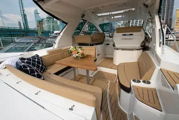 Hudson Star Yacht Charters
