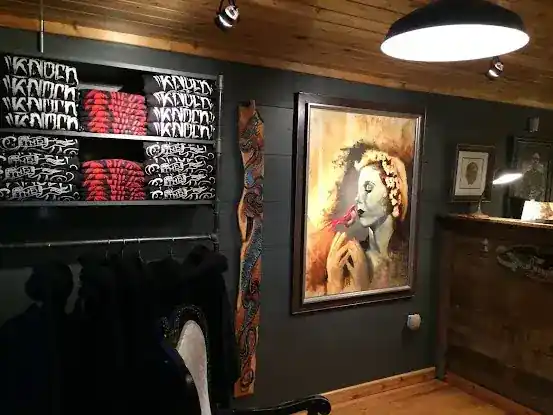 Hustlers Parlour Tattoo and Piercing