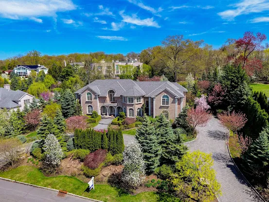 Hyunjung Kim, Prominent Properties Sotheby's International Realty