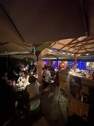 I Want U Lounge