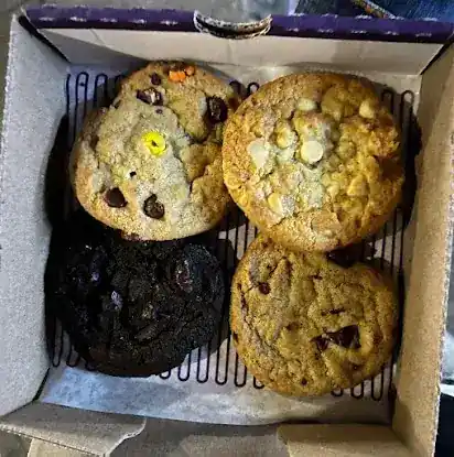 Insomnia Cookies