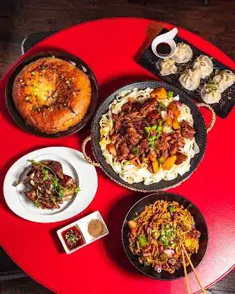 Jiang's Kitchen 疆湖 - Halal Chinese Food