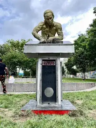 Kool DJ Red Alert Statue