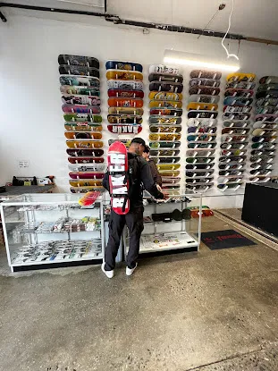 Labor Skateboard Shop